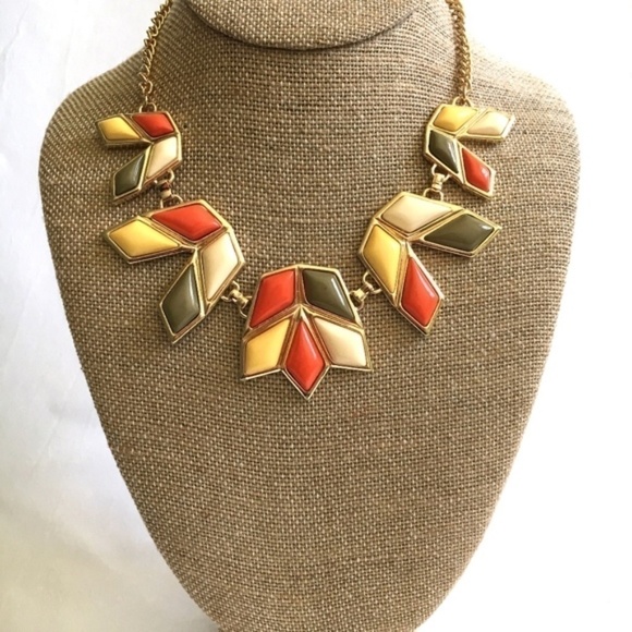 𝅺3/$29! Geometric Orange Yellow Olive Bib Necklace - Picture 1 of 5